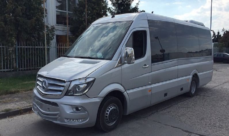 United Kingdom: Buses rent in England in England and United Kingdom